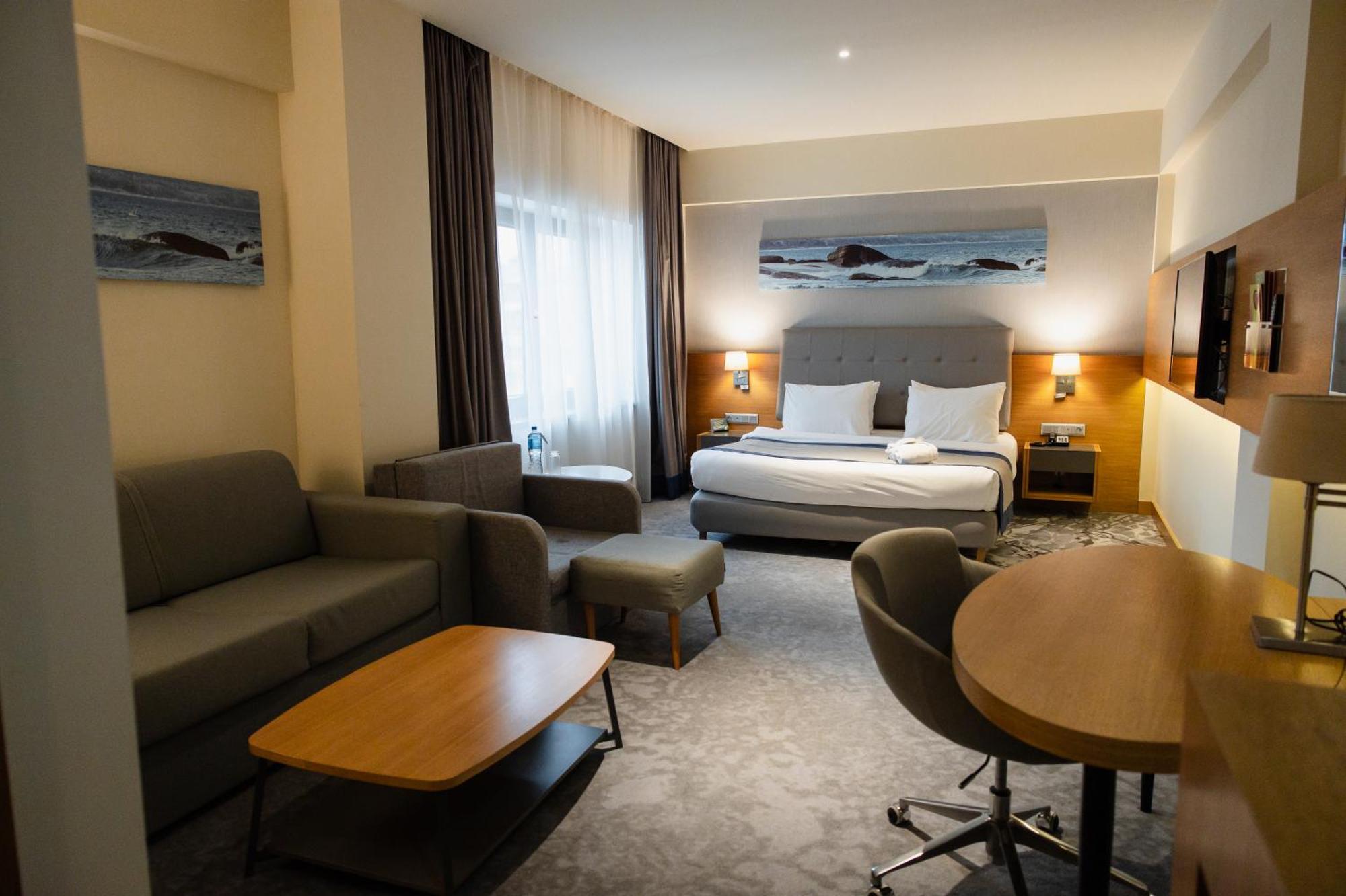 Holiday Inn - Aktau - Seaside By Ihg Exterior foto